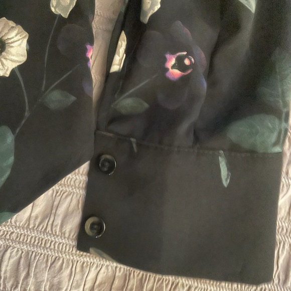 Brand New H&M Floral Button Up Shirt Size 4 - Picture 5 of 8